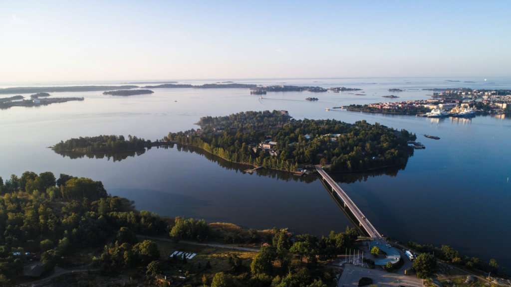 Soome loodusreis! Korkeasaari loomaaed ja Nuuksio Rahvuspargi rajad 19.-20. september 2026 Hind: 235 eurot Sõidame meie ülemerenaabrite juurde loodust nautima, 